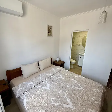 къща цвети 게스트하우스 도브리니쉬트